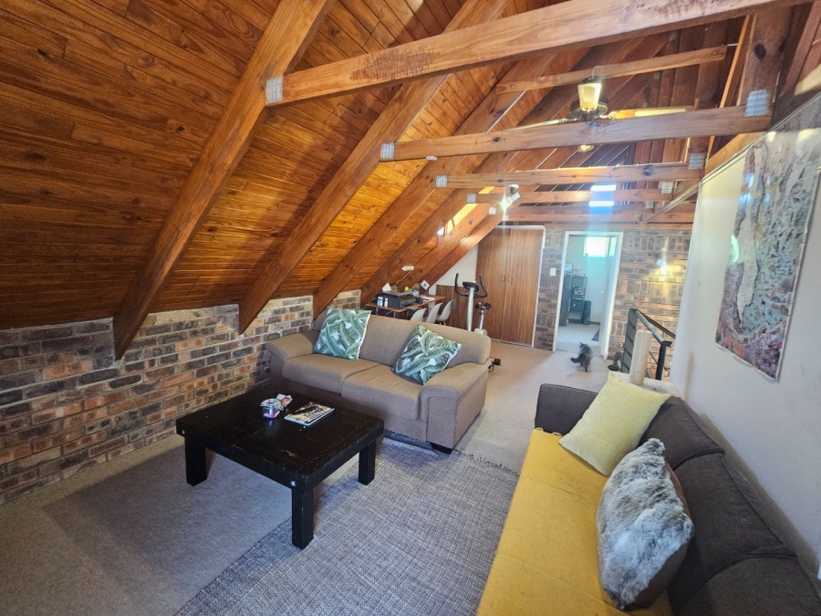 4 Bedroom Property for Sale in La Provance Free State